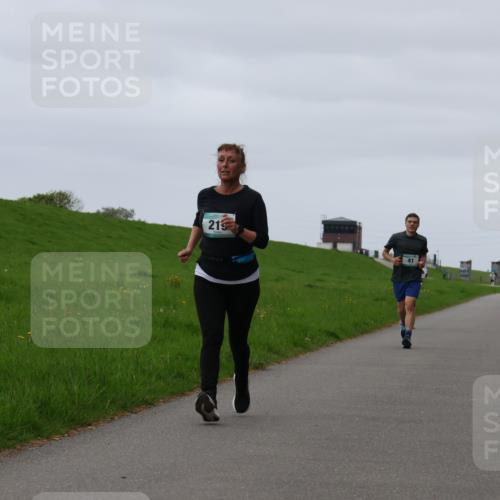 04.05.2025 - 8. Wedeler Halbmarathon Yannick Fuchs http://msf.ph/oto/7822459 04.05.2025 12:12:59 Laufen 213, 41 meine-sportfotos.de