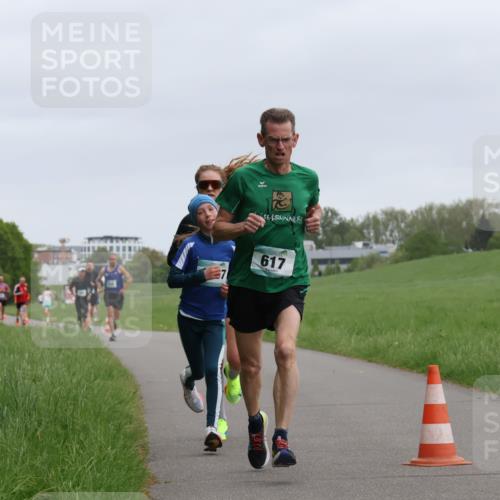 04.05.2025 - 8. Wedeler Halbmarathon Yannick Fuchs http://msf.ph/oto/7822474 04.05.2025 11:10:41 Laufen 617 meine-sportfotos.de