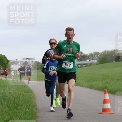 04.05.2025 - 8. Wedeler Halbmarathon Yannick Fuchs http://msf.ph/oto/7822479 04.05.2025 11:10:41 Laufen 1087, 617 meine-sportfotos.de