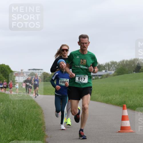 04.05.2025 - 8. Wedeler Halbmarathon Yannick Fuchs http://msf.ph/oto/7822483 04.05.2025 11:10:41 Laufen 108, 617 meine-sportfotos.de
