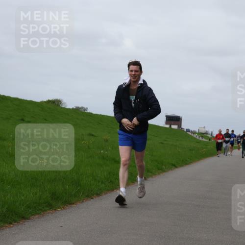04.05.2025 - 8. Wedeler Halbmarathon Yannick Fuchs http://msf.ph/oto/7822492 04.05.2025 11:52:08 Laufen  meine-sportfotos.de
