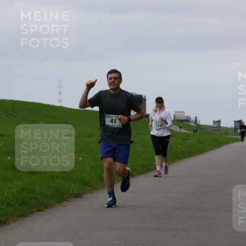 04.05.2025 - 8. Wedeler Halbmarathon Yannick Fuchs http://msf.ph/oto/7822500 04.05.2025 12:13:02 Laufen 41, 1137 meine-sportfotos.de