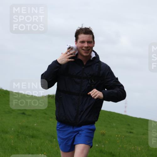 04.05.2025 - 8. Wedeler Halbmarathon Yannick Fuchs http://msf.ph/oto/7822504 04.05.2025 11:52:09 Laufen  meine-sportfotos.de