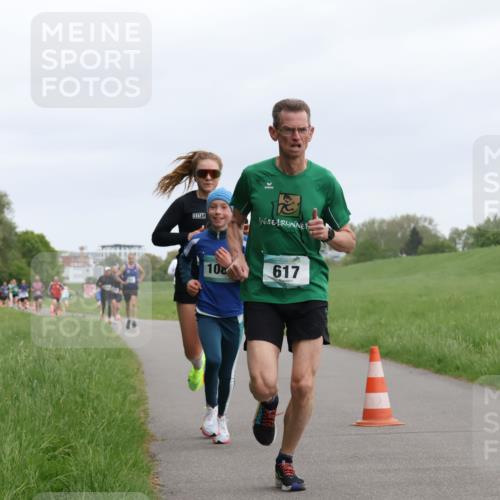04.05.2025 - 8. Wedeler Halbmarathon Yannick Fuchs http://msf.ph/oto/7822507 04.05.2025 11:10:42 Laufen 10, 617 meine-sportfotos.de
