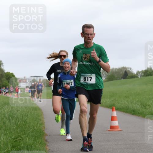 04.05.2025 - 8. Wedeler Halbmarathon Yannick Fuchs http://msf.ph/oto/7822516 04.05.2025 11:10:42 Laufen 1087, 617 meine-sportfotos.de