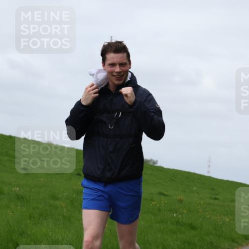 04.05.2025 - 8. Wedeler Halbmarathon Yannick Fuchs http://msf.ph/oto/7822527 04.05.2025 11:52:09 Laufen  meine-sportfotos.de