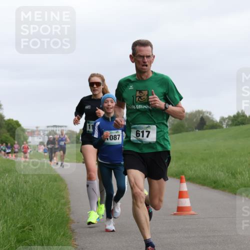 04.05.2025 - 8. Wedeler Halbmarathon Yannick Fuchs http://msf.ph/oto/7822529 04.05.2025 11:10:42 Laufen 087, 617 meine-sportfotos.de