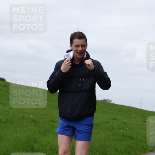 04.05.2025 - 8. Wedeler Halbmarathon Yannick Fuchs http://msf.ph/oto/7822538 04.05.2025 11:52:09 Laufen  meine-sportfotos.de