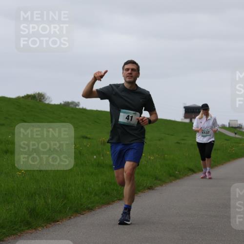 04.05.2025 - 8. Wedeler Halbmarathon Yannick Fuchs http://msf.ph/oto/7822540 04.05.2025 12:13:03 Laufen 41, 1137 meine-sportfotos.de