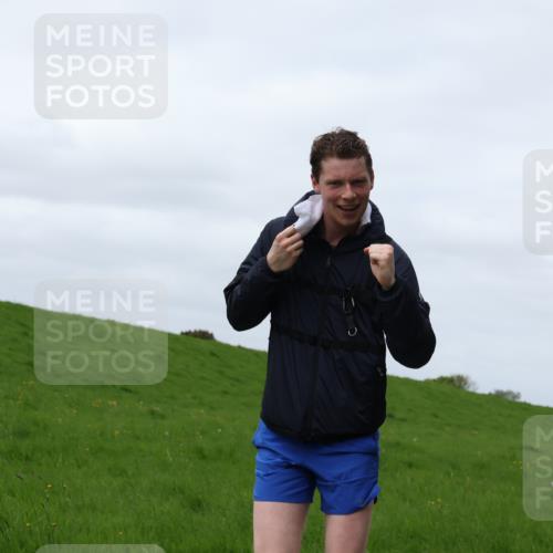 04.05.2025 - 8. Wedeler Halbmarathon Yannick Fuchs http://msf.ph/oto/7822571 04.05.2025 11:52:10 Laufen  meine-sportfotos.de