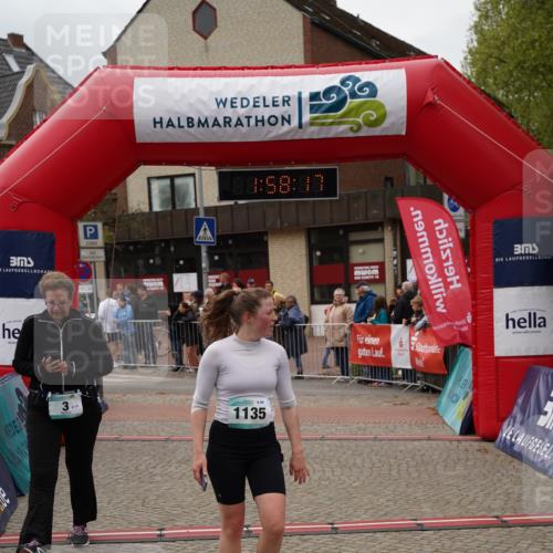 04.05.2025 - 8. Wedeler Halbmarathon Felixshl http://msf.ph/oto/7822578 04.05.2025 11:58:15 Ziel 3, 348, 440, 1135 meine-sportfotos.de