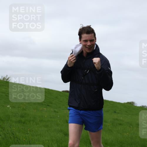 04.05.2025 - 8. Wedeler Halbmarathon Yannick Fuchs http://msf.ph/oto/7822581 04.05.2025 11:52:10 Laufen  meine-sportfotos.de
