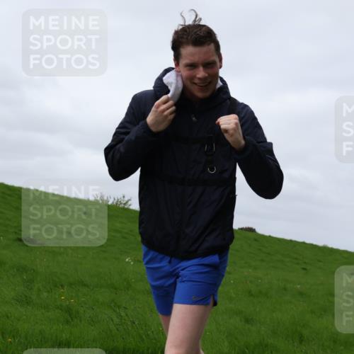 04.05.2025 - 8. Wedeler Halbmarathon Yannick Fuchs http://msf.ph/oto/7822608 04.05.2025 11:52:10 Laufen  meine-sportfotos.de