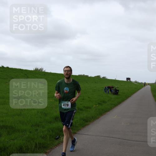 04.05.2025 - 8. Wedeler Halbmarathon Yannick Fuchs http://msf.ph/oto/7822617 04.05.2025 11:10:48 Laufen 478 meine-sportfotos.de