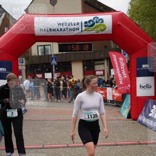 04.05.2025 - 8. Wedeler Halbmarathon Felixshl http://msf.ph/oto/7822620 04.05.2025 11:58:16 Ziel 3, 348, 440, 1135 meine-sportfotos.de