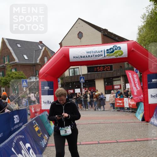 04.05.2025 - 8. Wedeler Halbmarathon Felixshl http://msf.ph/oto/7822632 04.05.2025 11:58:17 Ziel 3, 348, 440, 1135 meine-sportfotos.de