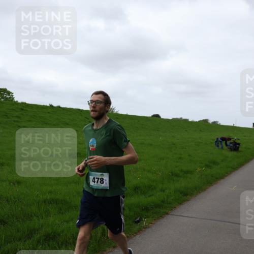 04.05.2025 - 8. Wedeler Halbmarathon Yannick Fuchs http://msf.ph/oto/7822638 04.05.2025 11:10:48 Laufen 478 meine-sportfotos.de