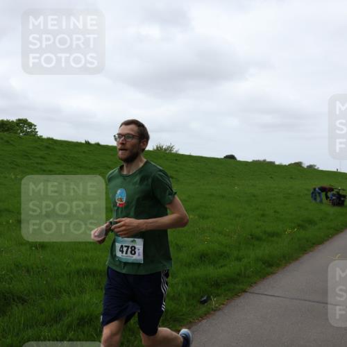 04.05.2025 - 8. Wedeler Halbmarathon Yannick Fuchs http://msf.ph/oto/7822643 04.05.2025 11:10:48 Laufen 478 meine-sportfotos.de
