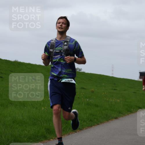04.05.2025 - 8. Wedeler Halbmarathon Yannick Fuchs http://msf.ph/oto/7822655 04.05.2025 11:29:47 Laufen 205, 527, 314 meine-sportfotos.de