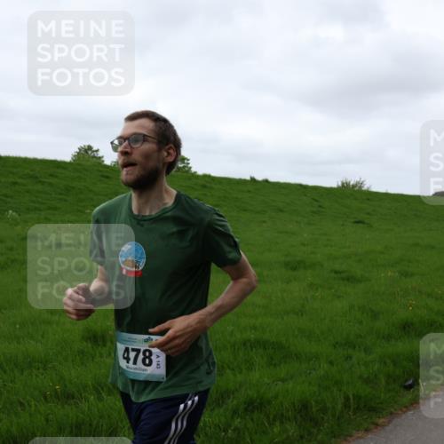 04.05.2025 - 8. Wedeler Halbmarathon Yannick Fuchs http://msf.ph/oto/7822671 04.05.2025 11:10:49 Laufen 478 meine-sportfotos.de