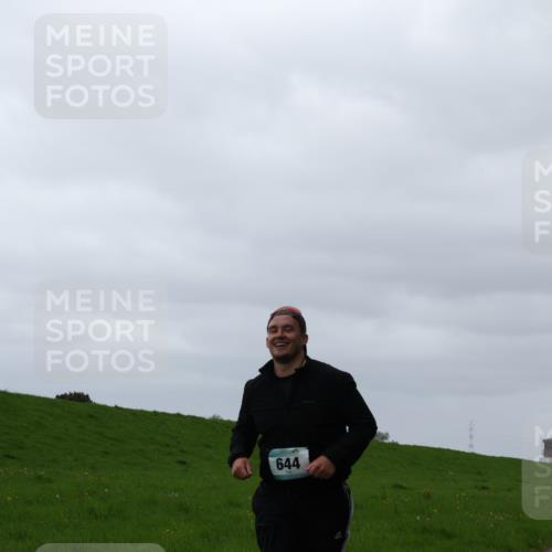 04.05.2025 - 8. Wedeler Halbmarathon Yannick Fuchs http://msf.ph/oto/7822690 04.05.2025 12:13:50 Laufen 644 meine-sportfotos.de