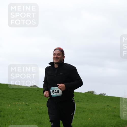 04.05.2025 - 8. Wedeler Halbmarathon Yannick Fuchs http://msf.ph/oto/7822692 04.05.2025 12:13:50 Laufen 644 meine-sportfotos.de