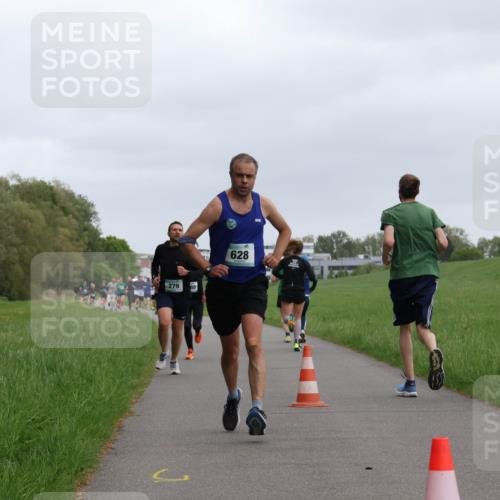 04.05.2025 - 8. Wedeler Halbmarathon Yannick Fuchs http://msf.ph/oto/7822694 04.05.2025 11:10:53 Laufen 279, 628 meine-sportfotos.de