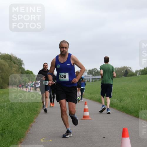04.05.2025 - 8. Wedeler Halbmarathon Yannick Fuchs http://msf.ph/oto/7822731 04.05.2025 11:10:53 Laufen 279, 628 meine-sportfotos.de