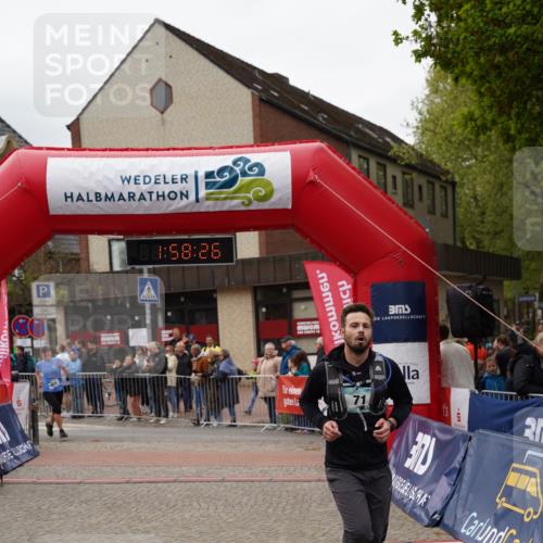 04.05.2025 - 8. Wedeler Halbmarathon Felixshl http://msf.ph/oto/7822741 04.05.2025 11:58:24 Ziel 71, 605 meine-sportfotos.de