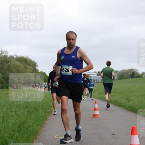 04.05.2025 - 8. Wedeler Halbmarathon Yannick Fuchs http://msf.ph/oto/7822780 04.05.2025 11:10:54 Laufen 270, 628 meine-sportfotos.de