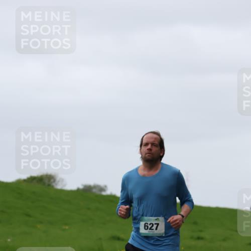 04.05.2025 - 8. Wedeler Halbmarathon Yannick Fuchs http://msf.ph/oto/7822799 04.05.2025 12:15:00 Laufen 627 meine-sportfotos.de