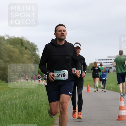 04.05.2025 - 8. Wedeler Halbmarathon Yannick Fuchs http://msf.ph/oto/7822814 04.05.2025 11:10:55 Laufen 279, 150 meine-sportfotos.de