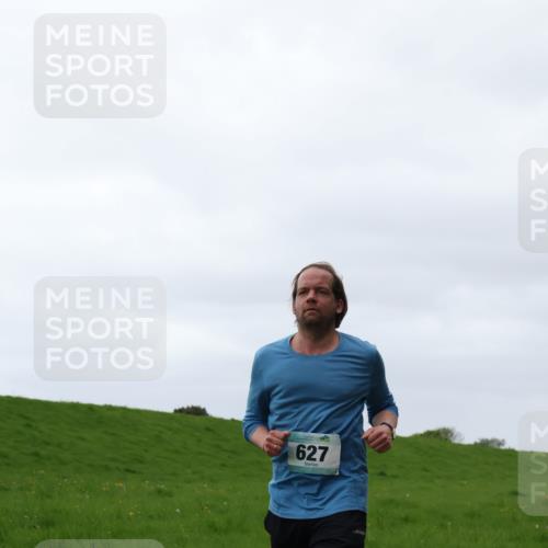 04.05.2025 - 8. Wedeler Halbmarathon Yannick Fuchs http://msf.ph/oto/7822816 04.05.2025 12:15:03 Laufen 627 meine-sportfotos.de