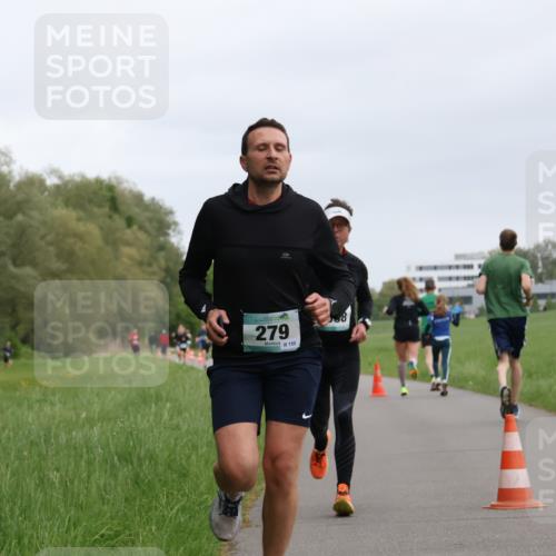 04.05.2025 - 8. Wedeler Halbmarathon Yannick Fuchs http://msf.ph/oto/7822818 04.05.2025 11:10:55 Laufen 279, 150 meine-sportfotos.de