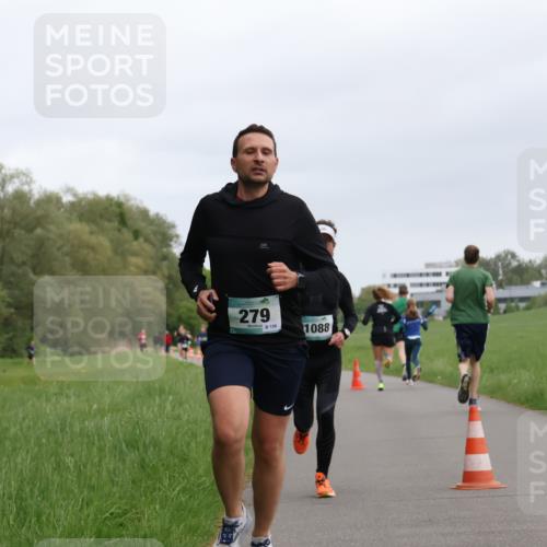 04.05.2025 - 8. Wedeler Halbmarathon Yannick Fuchs http://msf.ph/oto/7822824 04.05.2025 11:10:56 Laufen 279, 150, 1088 meine-sportfotos.de