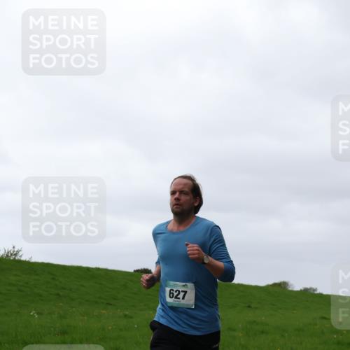 04.05.2025 - 8. Wedeler Halbmarathon Yannick Fuchs http://msf.ph/oto/7822827 04.05.2025 12:15:03 Laufen 627 meine-sportfotos.de