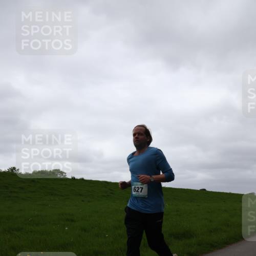 04.05.2025 - 8. Wedeler Halbmarathon Yannick Fuchs http://msf.ph/oto/7822849 04.05.2025 12:15:04 Laufen 627 meine-sportfotos.de