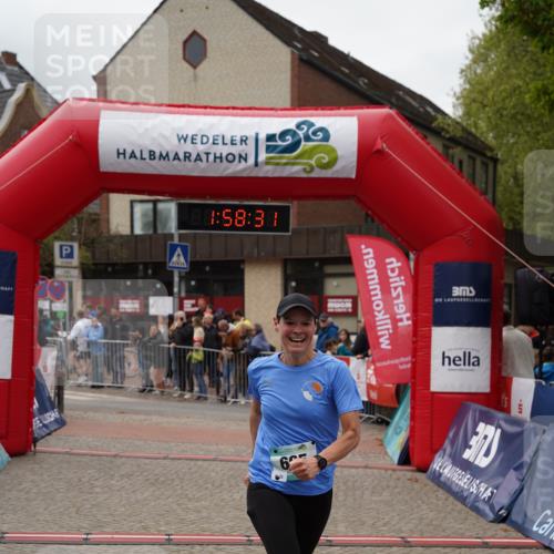 04.05.2025 - 8. Wedeler Halbmarathon Felixshl http://msf.ph/oto/7822861 04.05.2025 11:58:29 Ziel 71, 605 meine-sportfotos.de