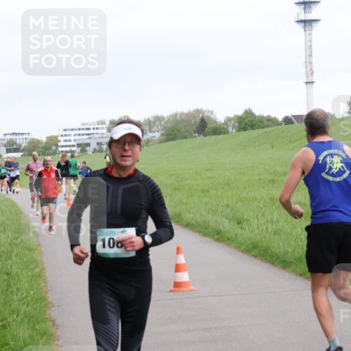 04.05.2025 - 8. Wedeler Halbmarathon Yannick Fuchs http://msf.ph/oto/7822873 04.05.2025 11:10:58 Laufen 100 meine-sportfotos.de