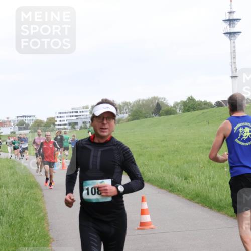 04.05.2025 - 8. Wedeler Halbmarathon Yannick Fuchs http://msf.ph/oto/7822878 04.05.2025 11:10:58 Laufen 108 meine-sportfotos.de