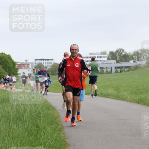 04.05.2025 - 8. Wedeler Halbmarathon Yannick Fuchs http://msf.ph/oto/7822914 04.05.2025 11:11:00 Laufen  meine-sportfotos.de