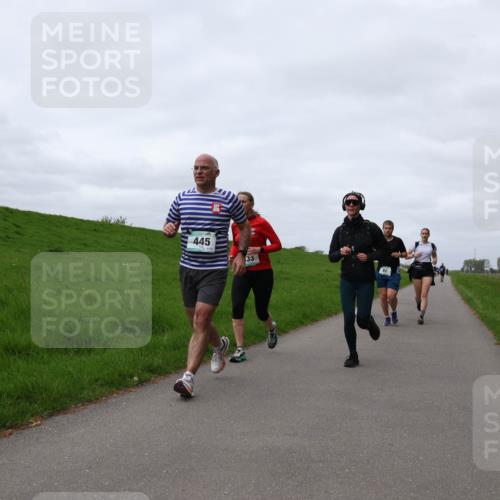 04.05.2025 - 8. Wedeler Halbmarathon Yannick Fuchs http://msf.ph/oto/7822925 04.05.2025 11:52:25 Laufen 445, 33 meine-sportfotos.de