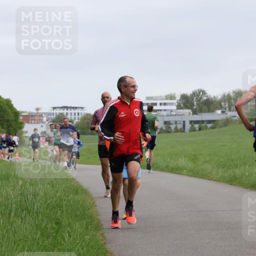 04.05.2025 - 8. Wedeler Halbmarathon Yannick Fuchs http://msf.ph/oto/7822941 04.05.2025 11:11:00 Laufen 2000 meine-sportfotos.de