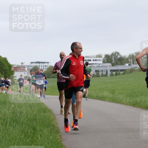 04.05.2025 - 8. Wedeler Halbmarathon Yannick Fuchs http://msf.ph/oto/7822946 04.05.2025 11:11:00 Laufen  meine-sportfotos.de