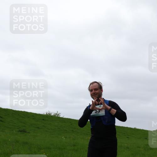 04.05.2025 - 8. Wedeler Halbmarathon Yannick Fuchs http://msf.ph/oto/7822954 04.05.2025 12:15:45 Laufen  meine-sportfotos.de