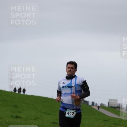 04.05.2025 - 8. Wedeler Halbmarathon Yannick Fuchs http://msf.ph/oto/7822974 04.05.2025 12:16:10 Laufen 4, 442 meine-sportfotos.de