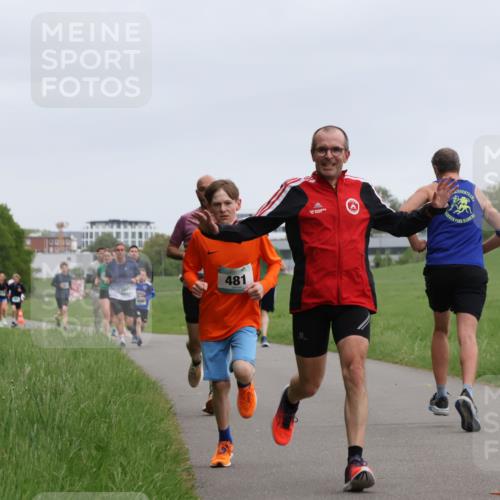 04.05.2025 - 8. Wedeler Halbmarathon Yannick Fuchs http://msf.ph/oto/7822982 04.05.2025 11:11:01 Laufen 1077, 481 meine-sportfotos.de