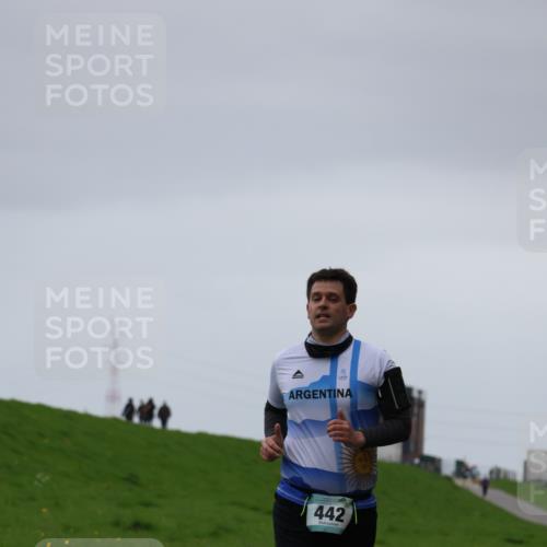 04.05.2025 - 8. Wedeler Halbmarathon Yannick Fuchs http://msf.ph/oto/7822986 04.05.2025 12:16:11 Laufen 442 meine-sportfotos.de