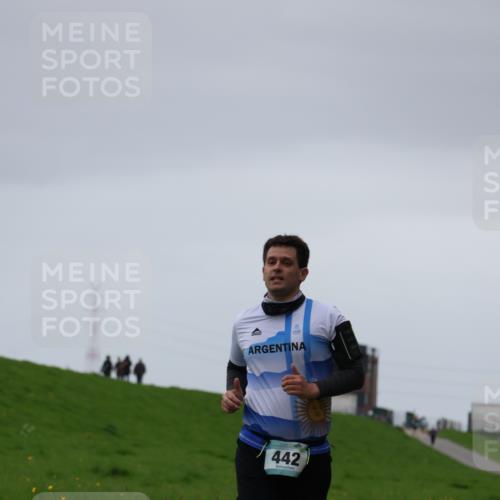 04.05.2025 - 8. Wedeler Halbmarathon Yannick Fuchs http://msf.ph/oto/7822990 04.05.2025 12:16:11 Laufen 4, 442 meine-sportfotos.de