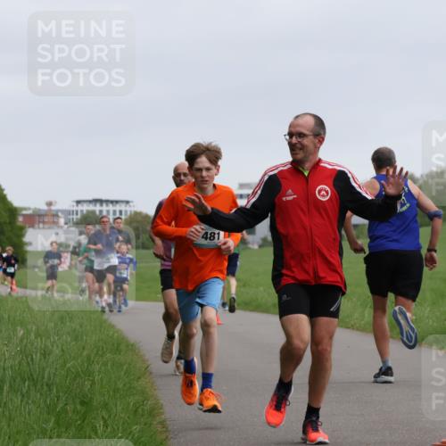 04.05.2025 - 8. Wedeler Halbmarathon Yannick Fuchs http://msf.ph/oto/7822995 04.05.2025 11:11:01 Laufen 481, 8 meine-sportfotos.de